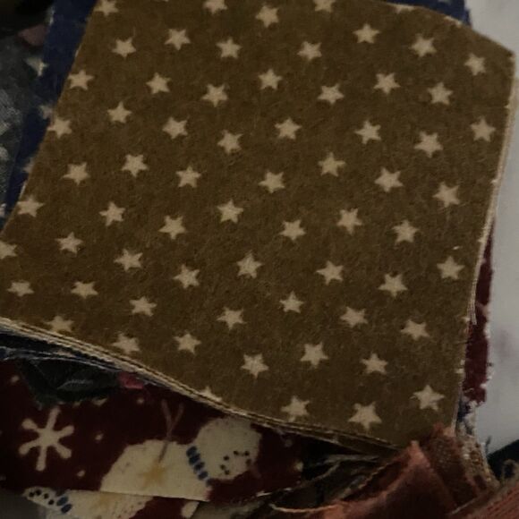 LOT OF VTG 2.5" Quilt Block Squares Patterned & Plaids Cotton Cut Fabric Pieces - Picture 11 of 13